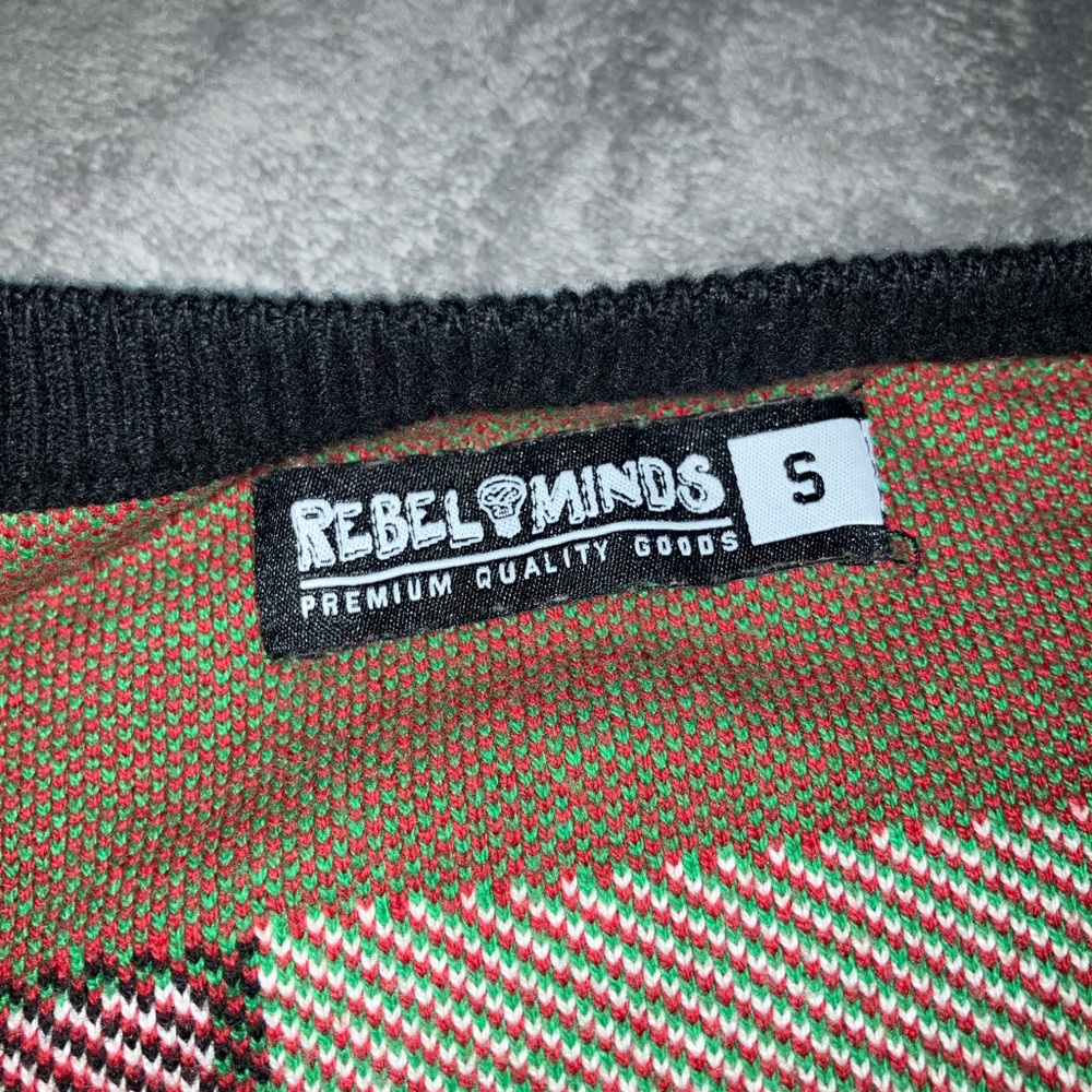 Rebel minds premiun quality goods , worn once